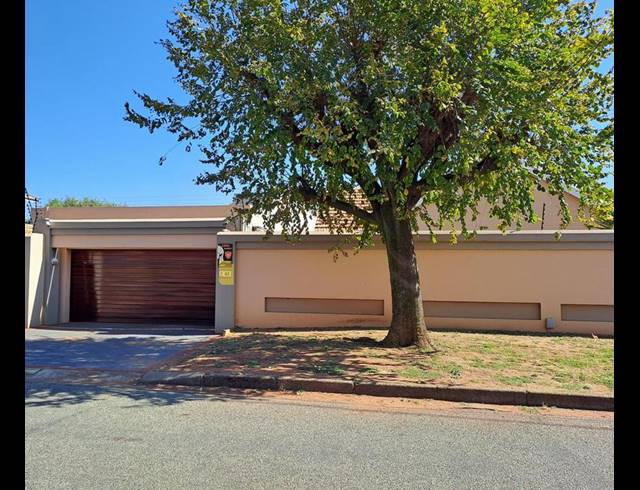 4 BEDROOM HOUSE FOR SALE IN SUNNYRIDGE